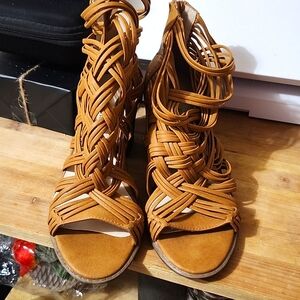 Cute brown chunky heel